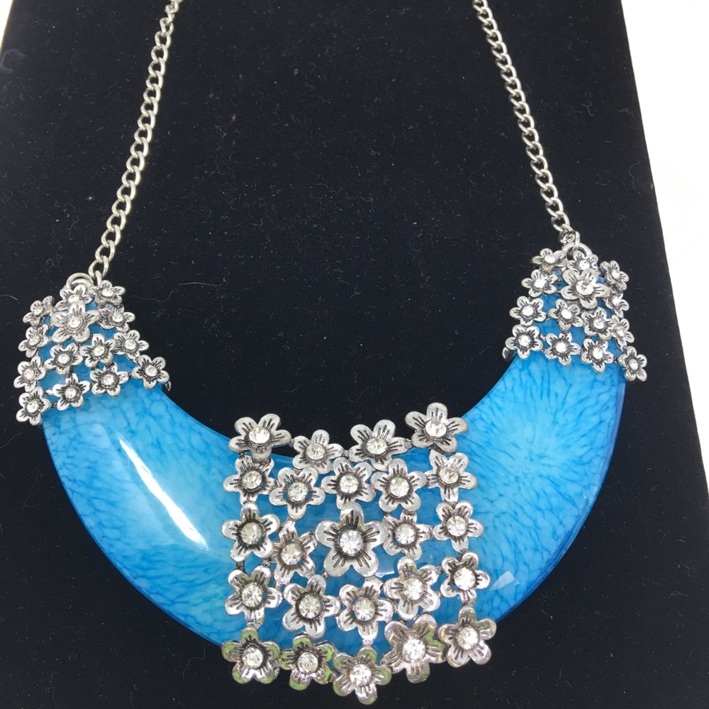 Statement Necklace - Picture 4 of 4